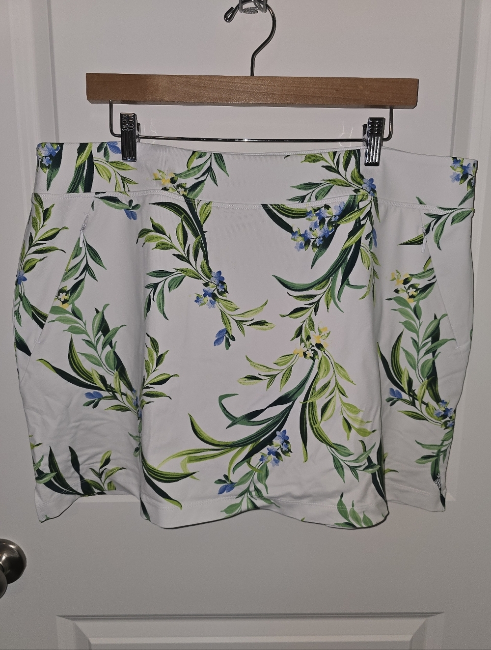 EUC Tommy Bahama IslandZone Aubrey Floral Glow Skort - Sz XL